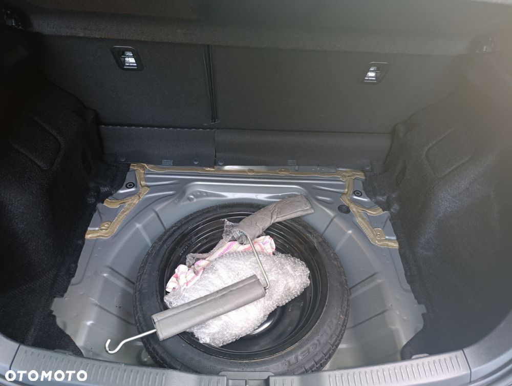Toyota Auris - 16