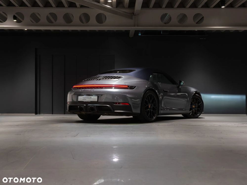 Porsche 911 Carrera GTS - 5