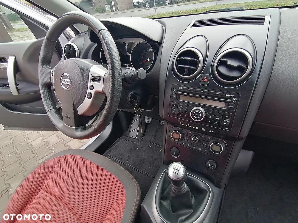 Nissan Qashqai 2.0 dCi DPF acenta - 28