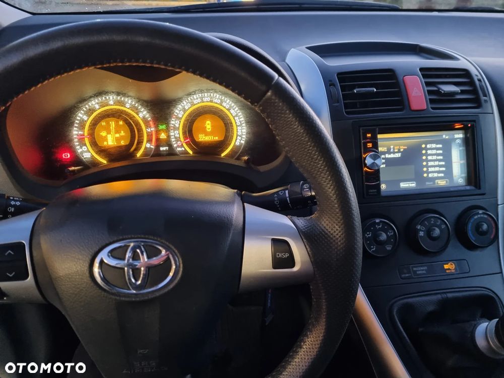 Toyota Auris 1.6 2010 - 17