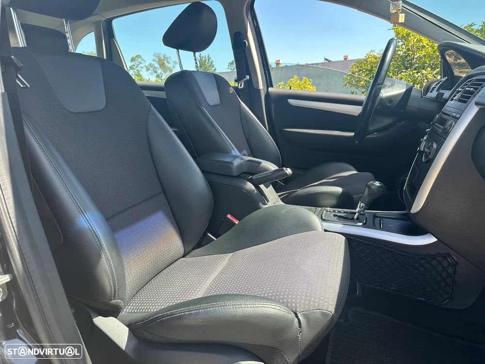 Mercedes-Benz B 200 CDI Autotronic - 35