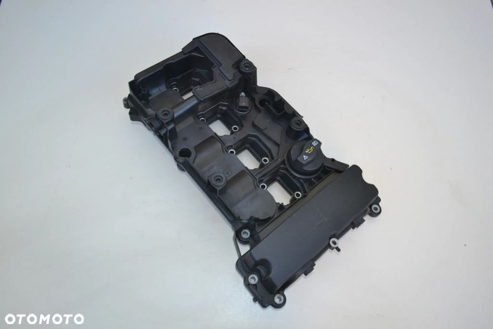 MERCEDES W204 W212 1,8 CGI ORYGINALNA POKRYWA ZAWORÓW 2710101730 - 2