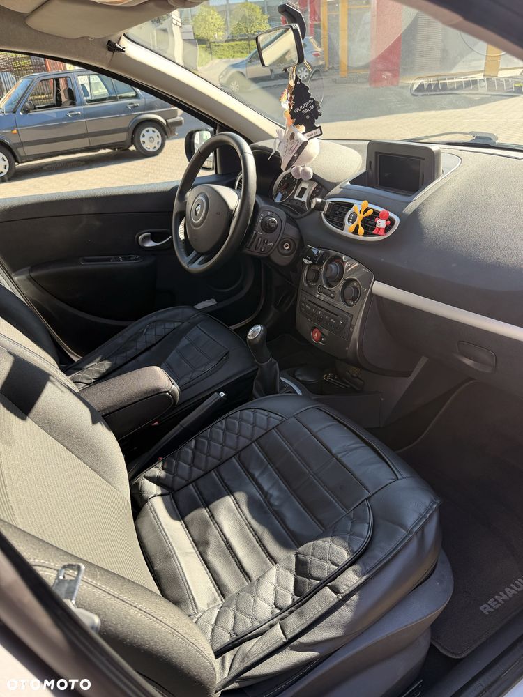 Renault Clio - 8