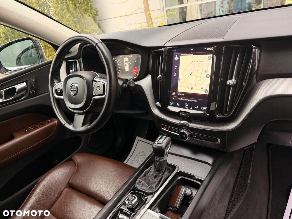 Volvo XC 60 D4 AWD Geartronic RDesign - 4