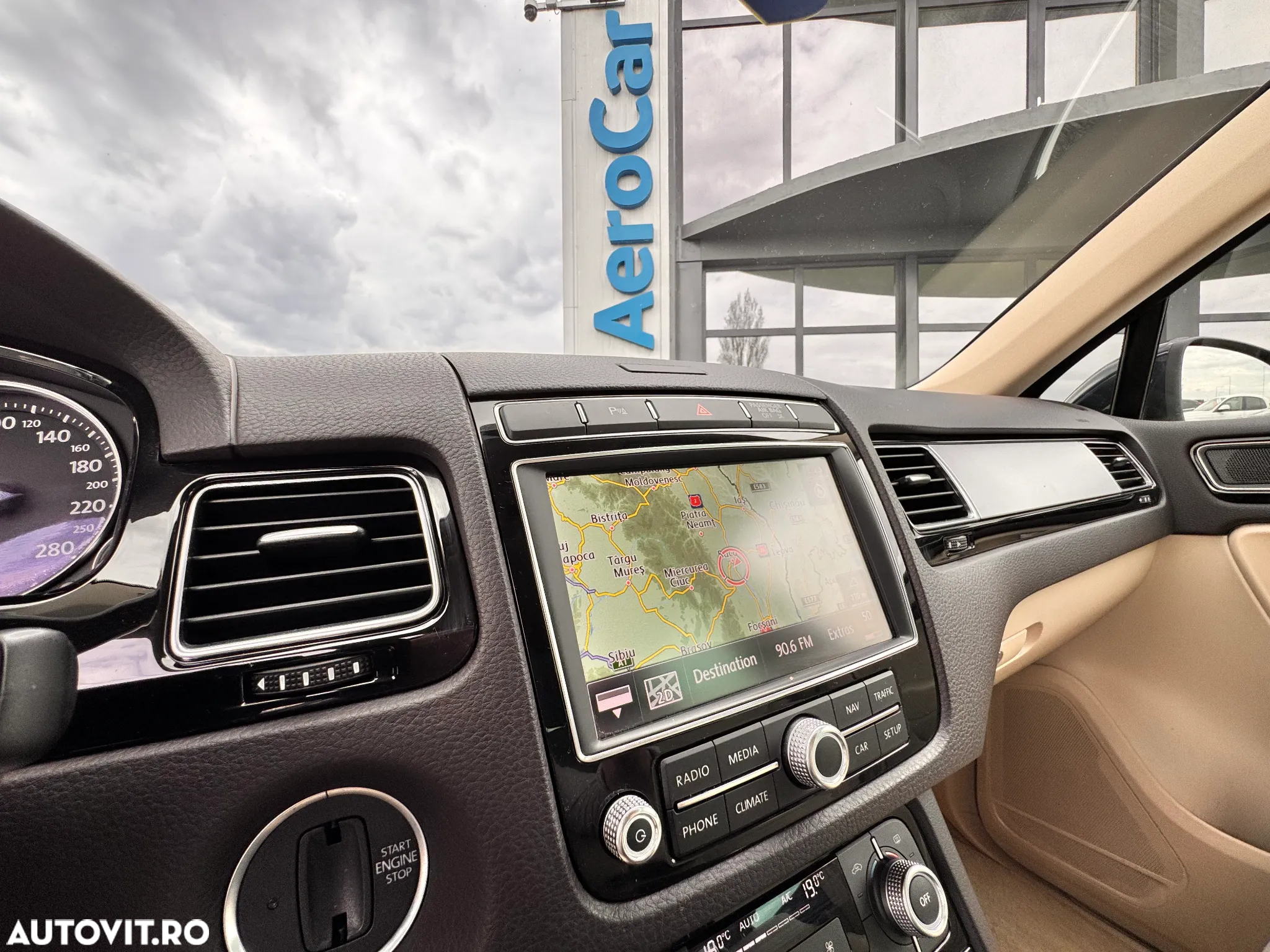 Volkswagen Touareg 3.0 V6 TDI SCR Blue Motion DPF Automatik Terrain Tech Executive Edition - 37