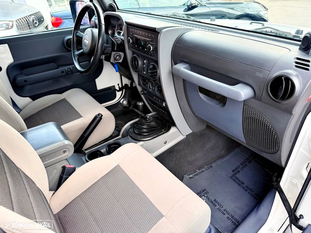 Jeep Wrangler 2.8 CRD MTX Sport - 25