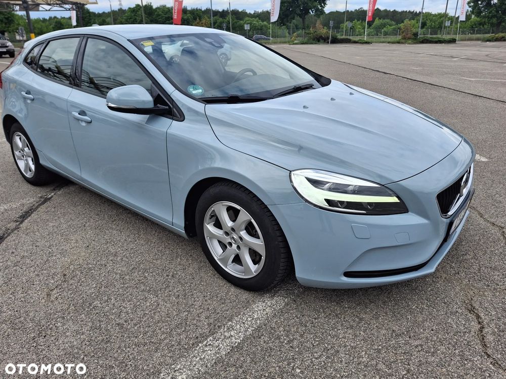 Volvo V40 T2 Drive-E Momentum - 1