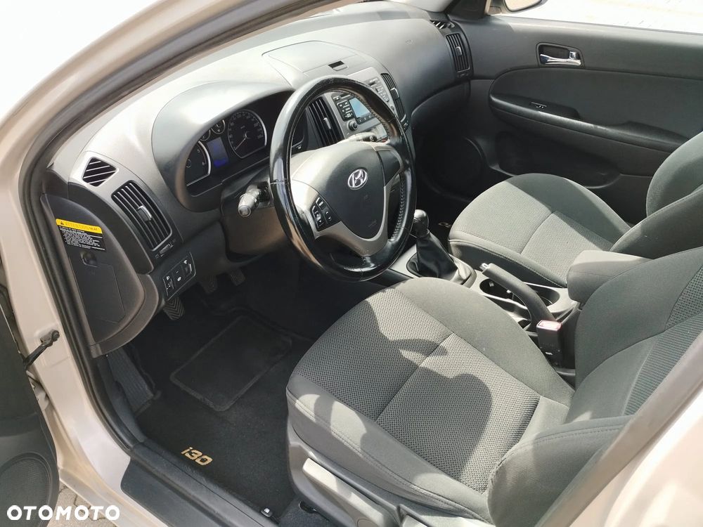 Hyundai i30 1.6 CRDi Comfort - 27