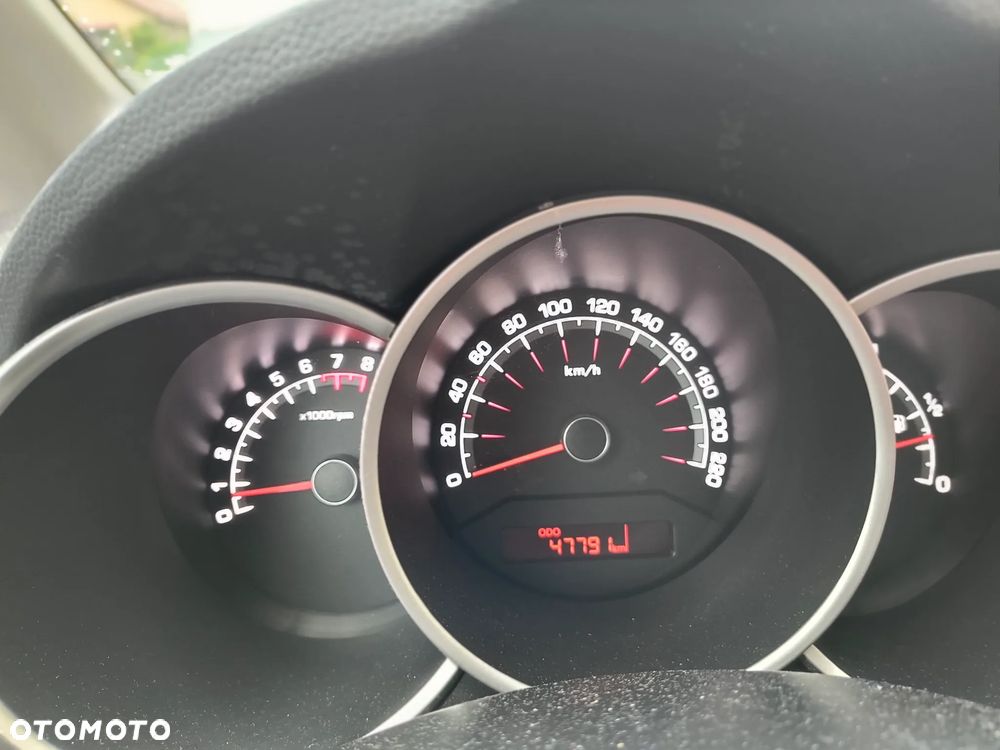 Kia Venga 1.4 Business Line - 10
