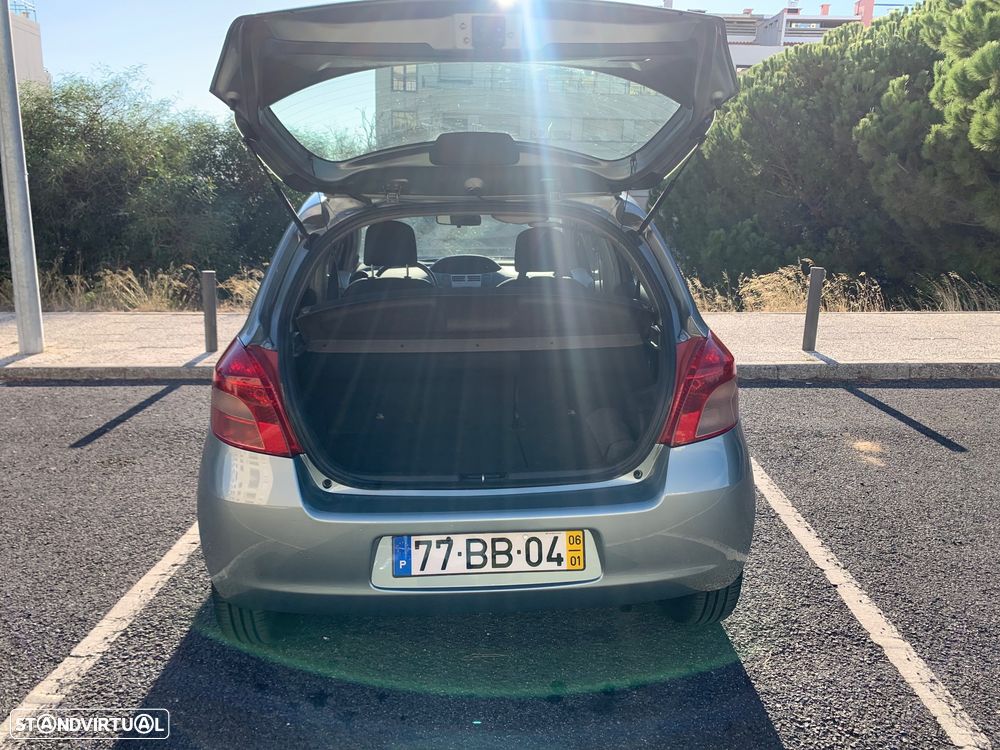 Toyota Yaris 1.0 VVT-i - 7