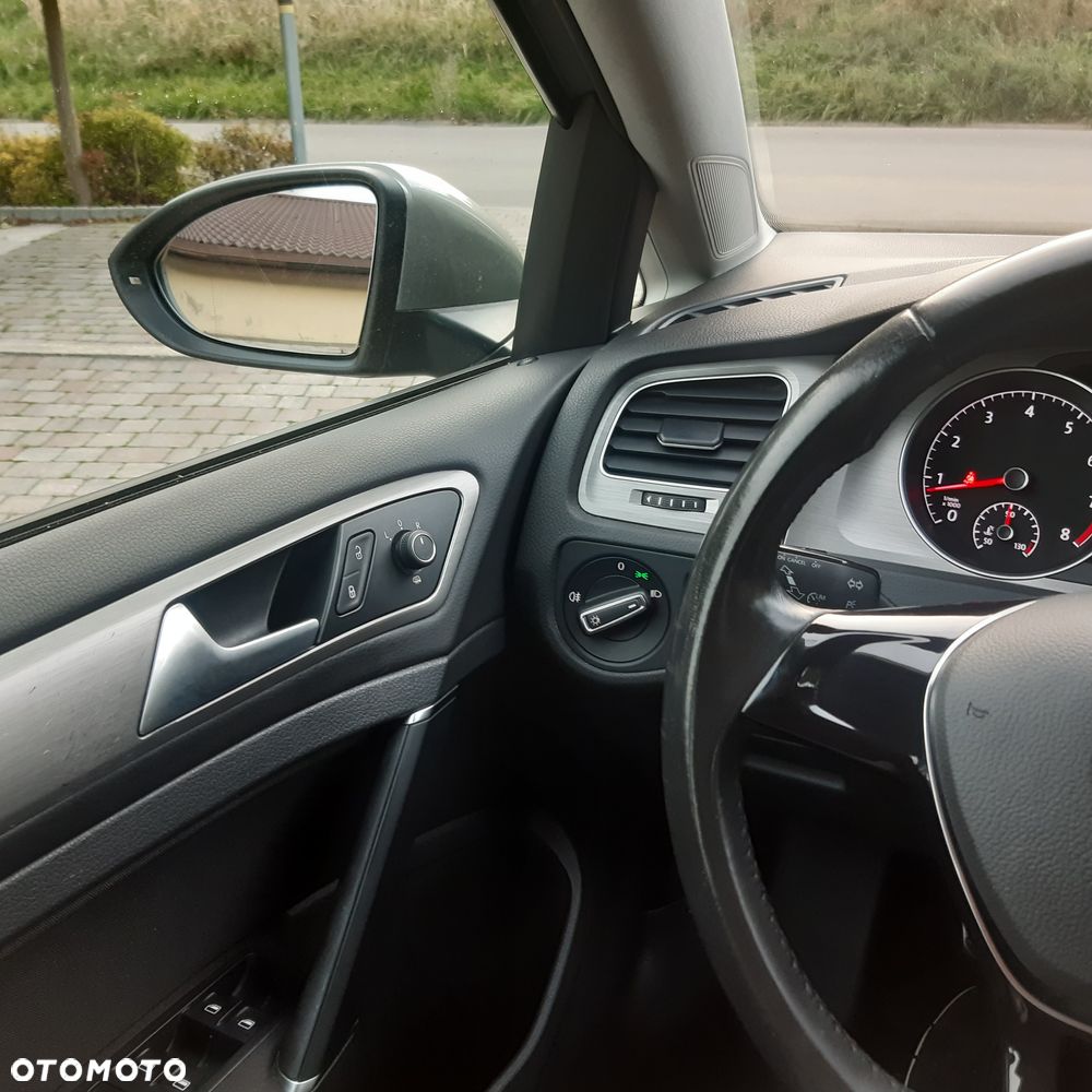 Volkswagen Golf - 14