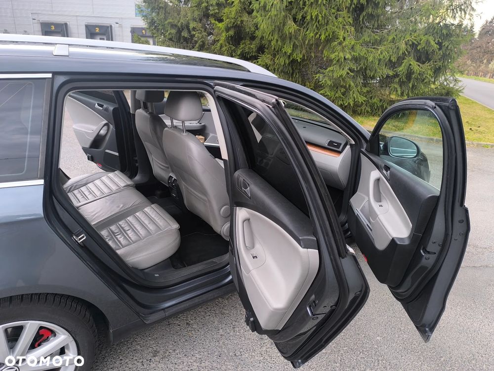 Volkswagen Passat Variant 3.2 V6 FSI 4Motion DSG Highline - 22