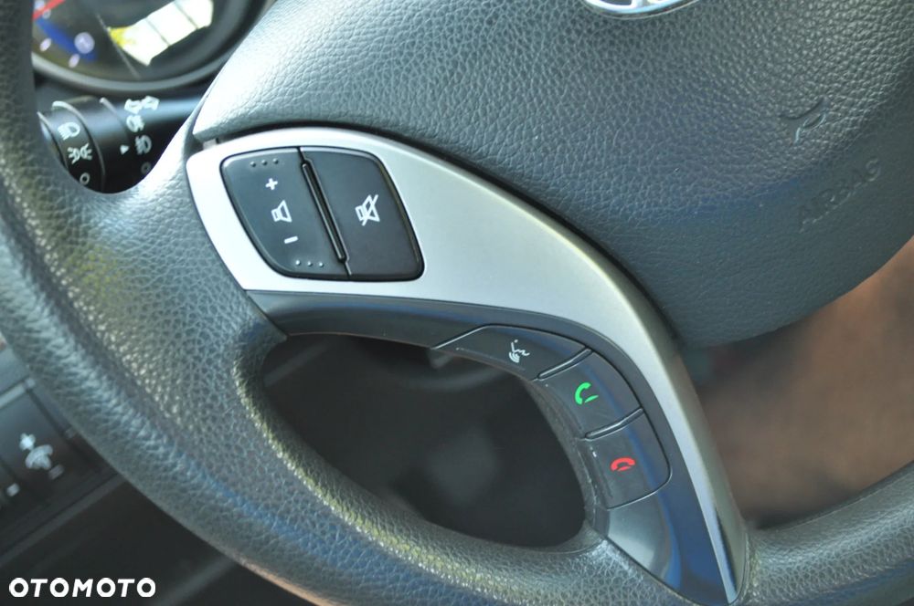 Hyundai i30 blue 1.4 Trend - 23