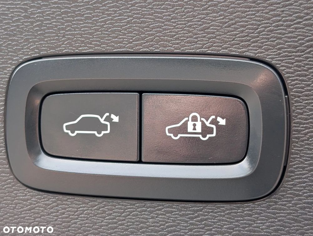 Volvo C40 Recharge 82 kWh Twin Motor Ultimate - 29