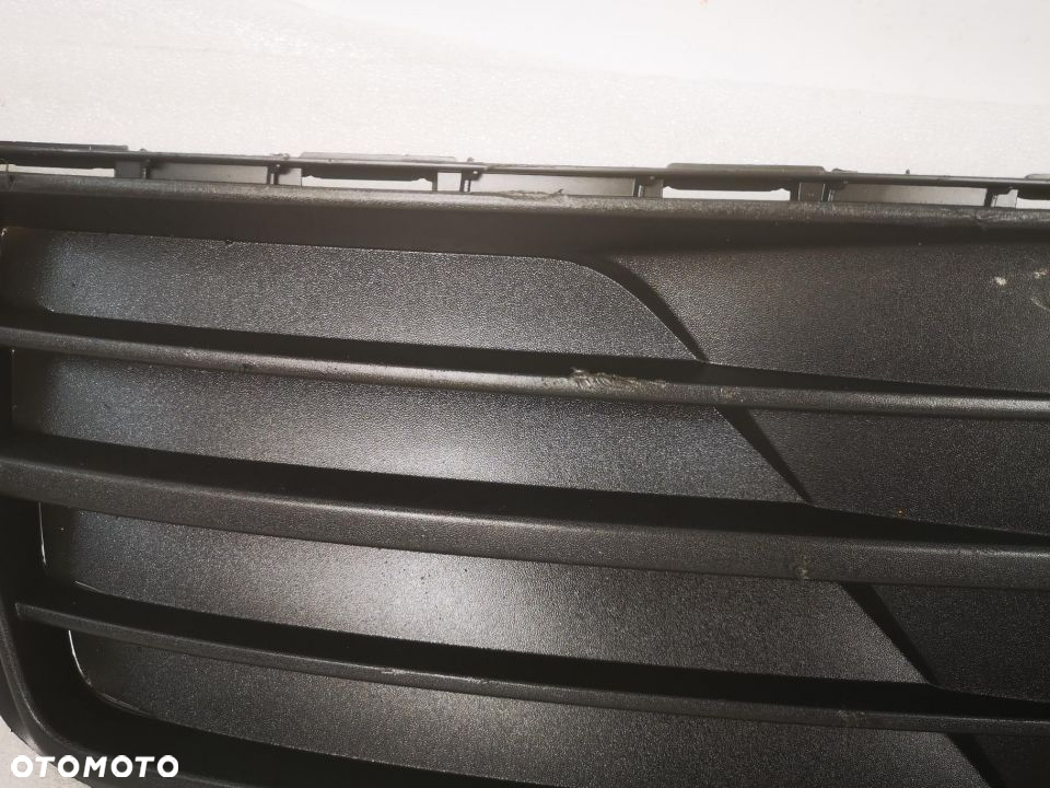 VW CADDY 2K5 14- LEWA / PRAWA BOCZNA KRATKA ZDERZAKA PRZEDNIEGO PRZÓD 2K5853665 E 2K5853665E /  2K5853666 E  2K5853666E NR AUKCJI 4S/103 - 5