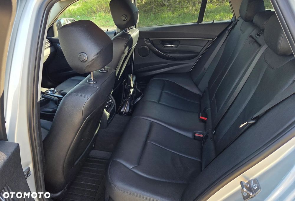 BMW Seria 3 320d DPF Edition Fleet Sport - 19
