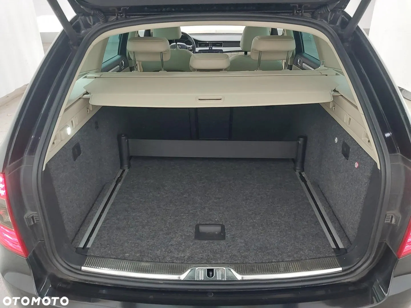 Skoda Superb Combi 3.6 V6 4x4 DSG Elegance - 8