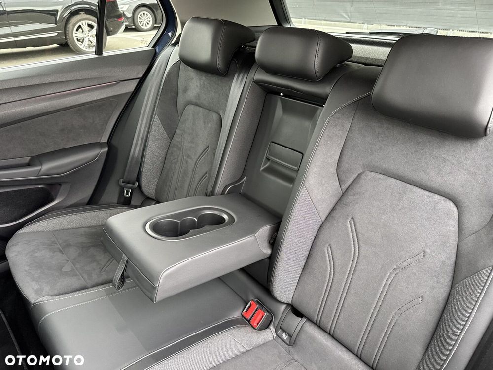 Volkswagen Golf - 28