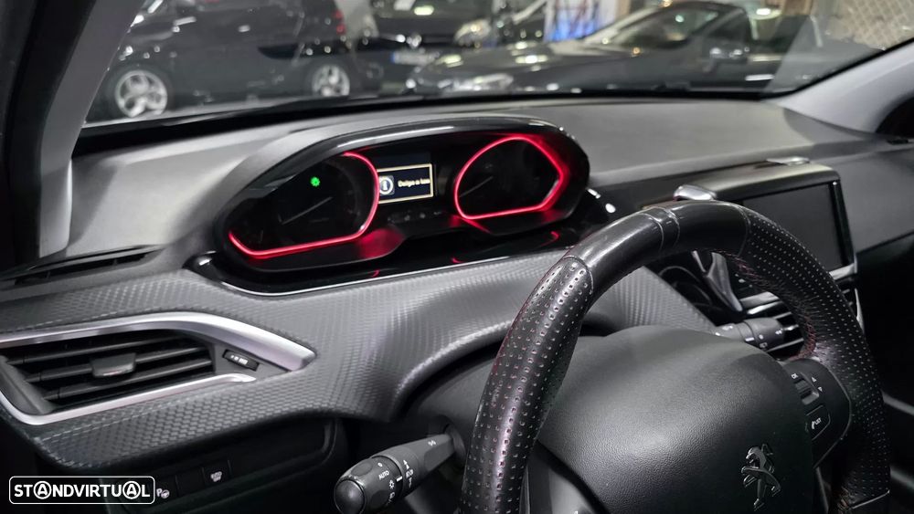 Peugeot 2008 PureTech 130 Stop&Start GT-Line Edition — fotografia 14