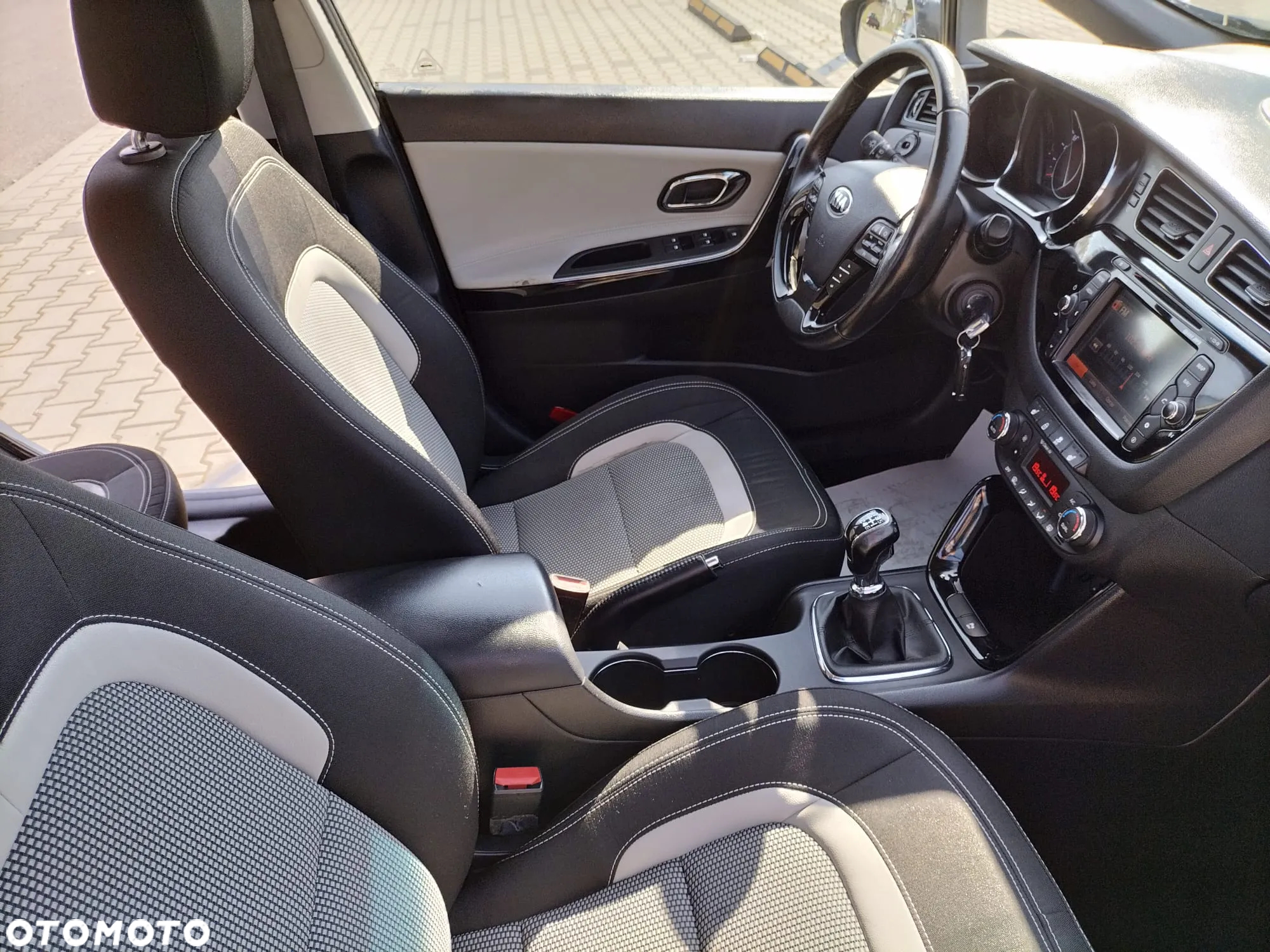 Kia Ceed 1.6 CRDi 128 Fifa World Cup Edition - 25