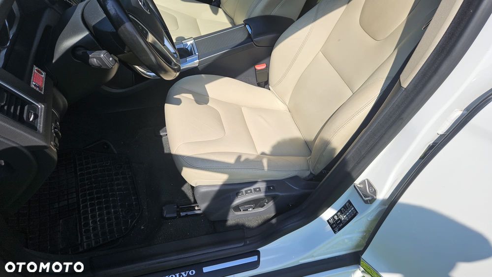 Volvo XC 60 D3 Drive-E R-Design Momentum - 6