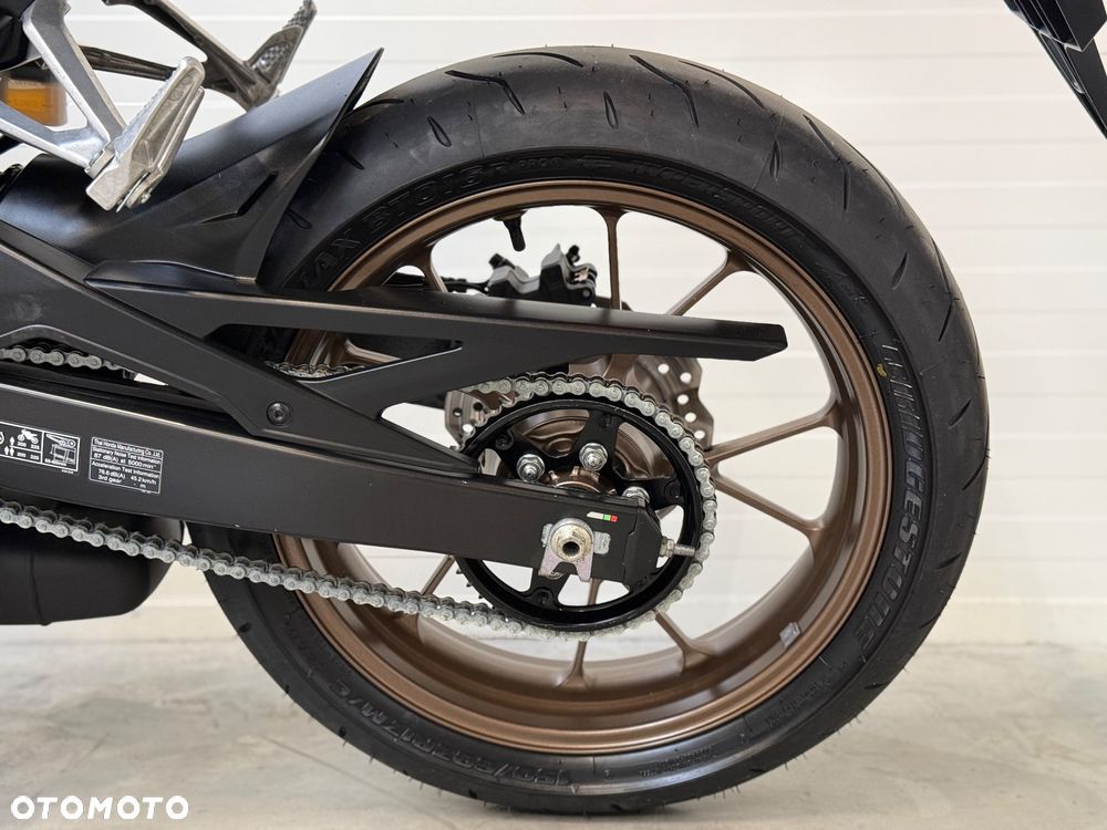 Honda CB - 32