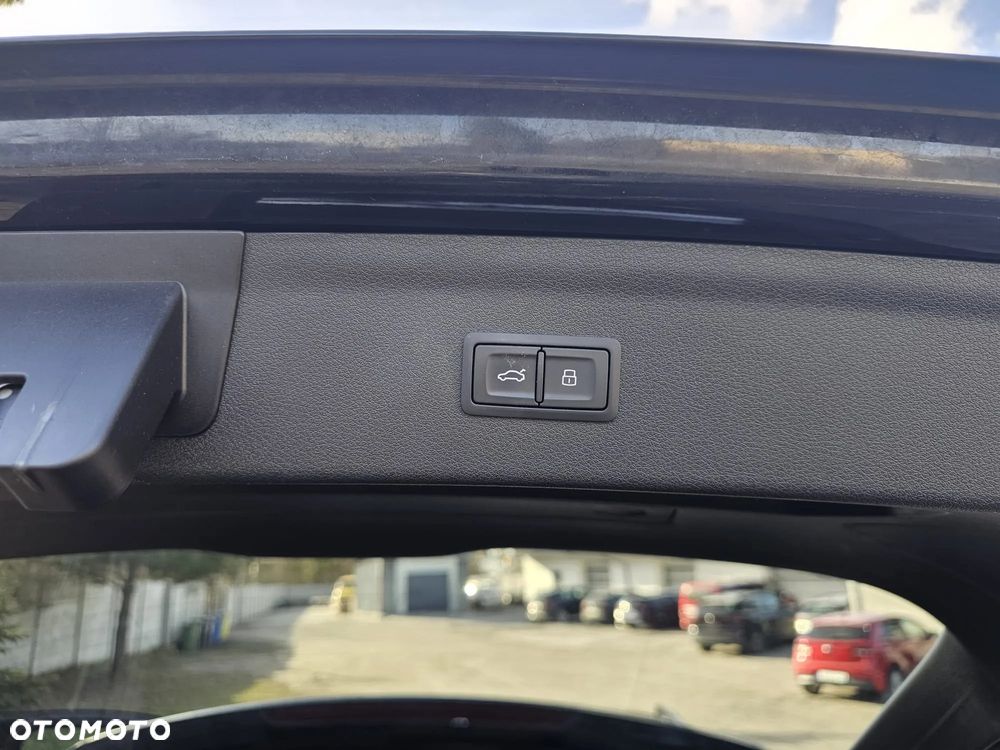 Audi Q3 2.0 TFSI Quattro S tronic design - 35