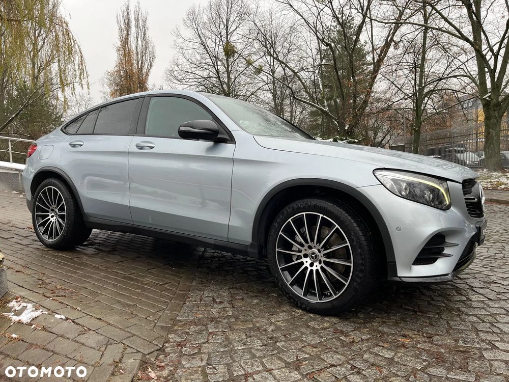 Mercedes-Benz GLC 250 4Matic 9G-TRONIC AMG Line - 11
