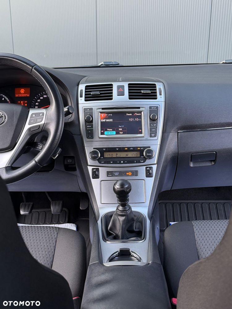 Toyota Avensis 2.0 D-4D Edition (2014) - 35