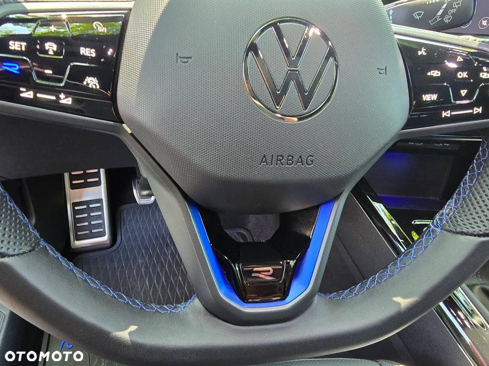 Volkswagen Golf - 28