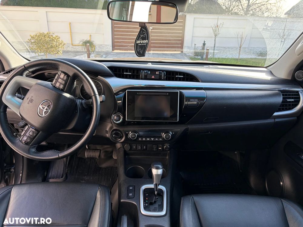 Toyota Hilux - 12