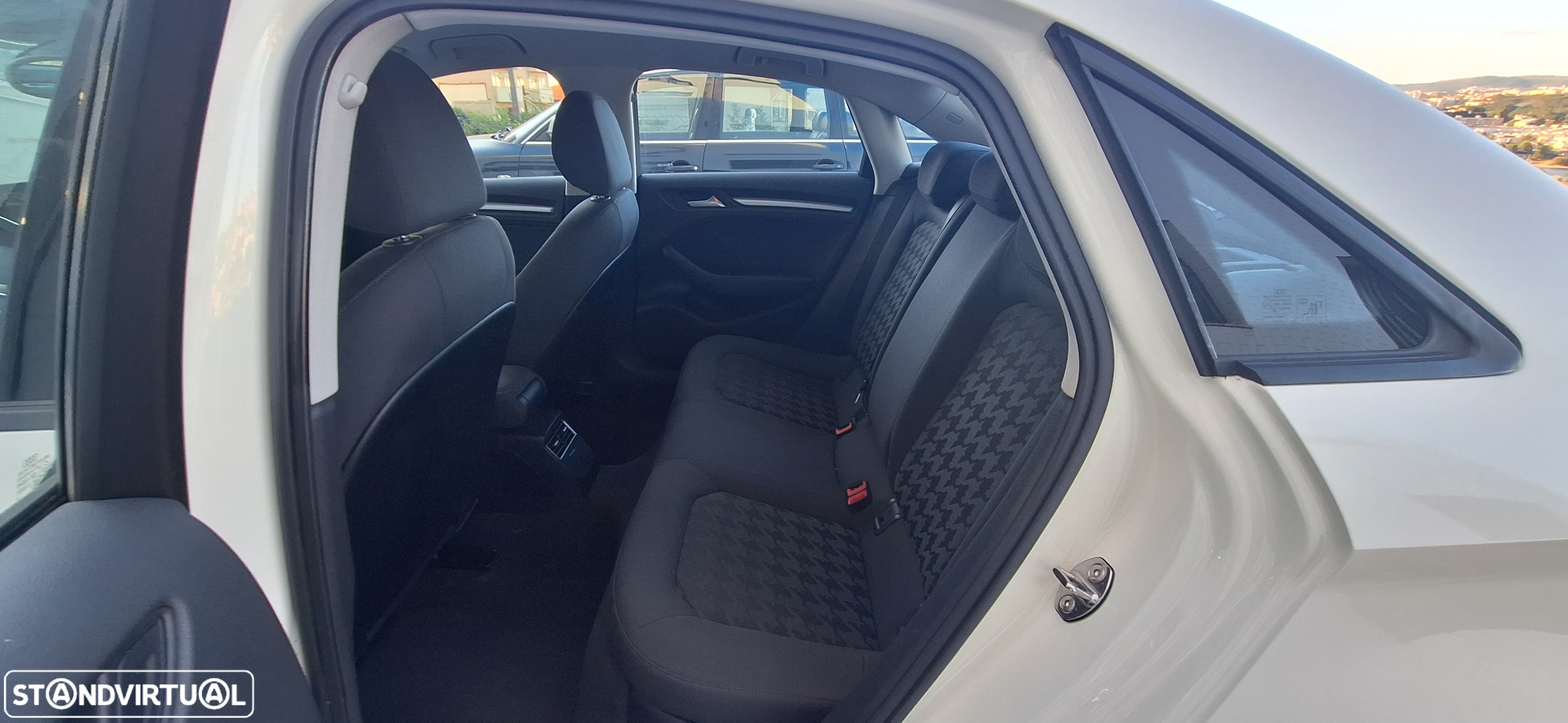 Audi A3 Limousine 1.6 TDI Attraction - 13