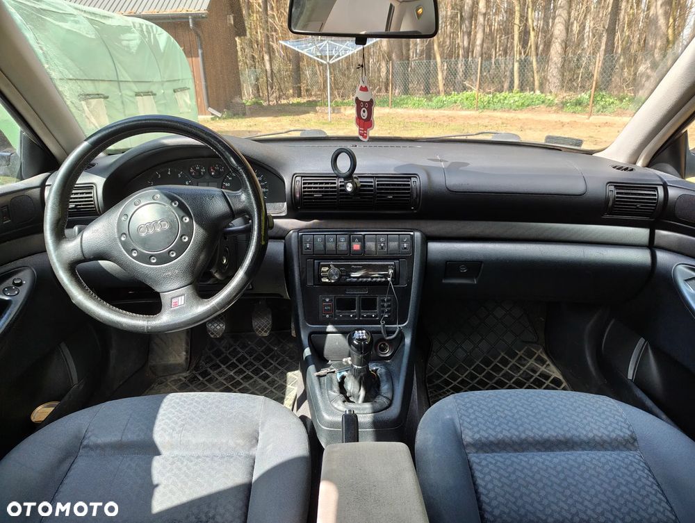 Audi A4 Avant 1.8 - 6