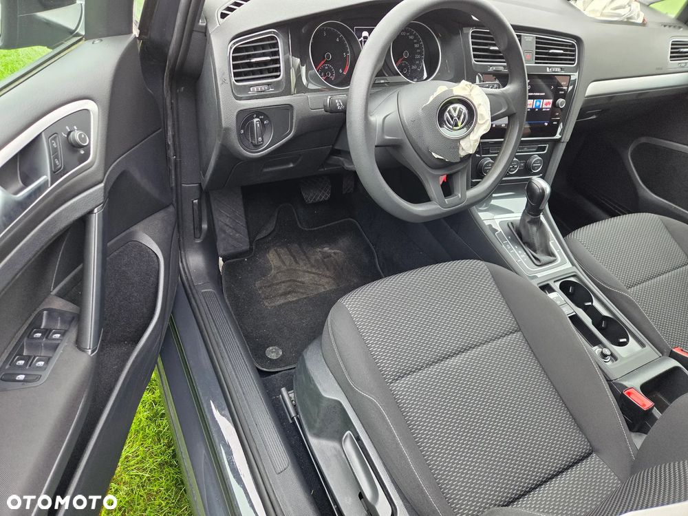 Volkswagen Golf - 8
