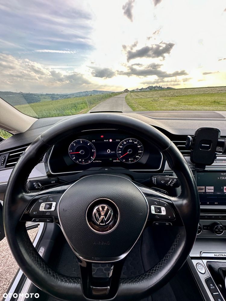 Volkswagen Passat 2.0 TDI BMT 4Mot Highline DSG - 9