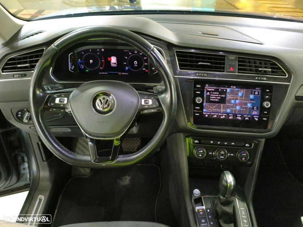 VW Tiguan Allspace 2.0 TDI Highine DSG - 4