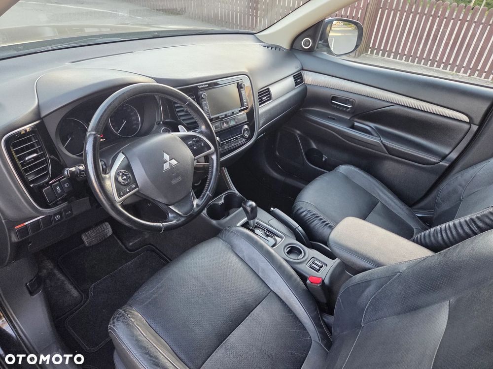Mitsubishi Outlander 2.0 Intense + - 12