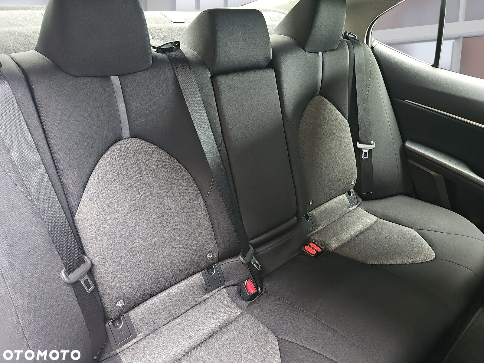 Toyota Camry 2.5 Hybrid Comfort CVT - 27
