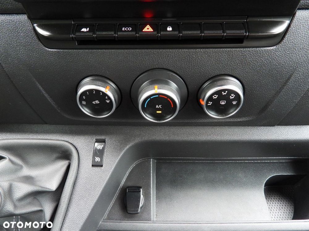 Renault MASTER  WYWROTKA PODWÓJNA KABINA DOKA 6 MIEJSC TEMPOMAT LEDY BLIŹNIACZE KOŁA KLIMATYZACJA  130KM - 34