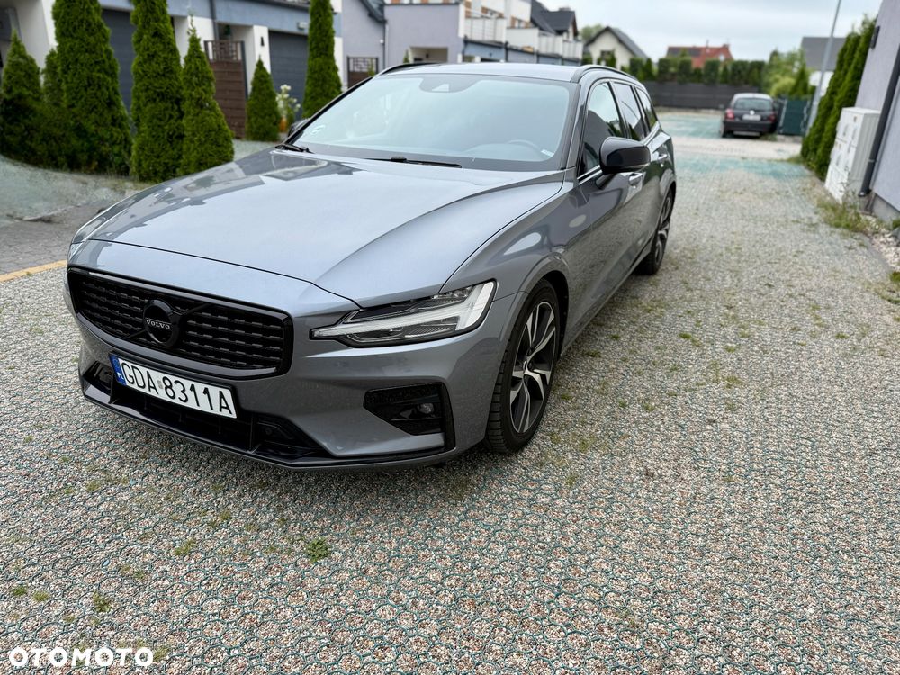 Volvo V60 B4 B R-Design - 2