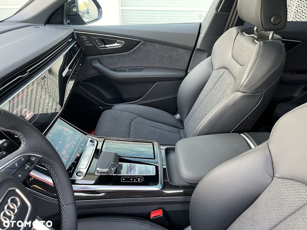 Audi Q8 - 16