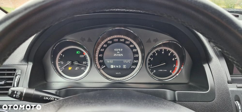 Mercedes-Benz Klasa C 180 CGI Automatik BlueEFFICIENCY Avantgarde - 7
