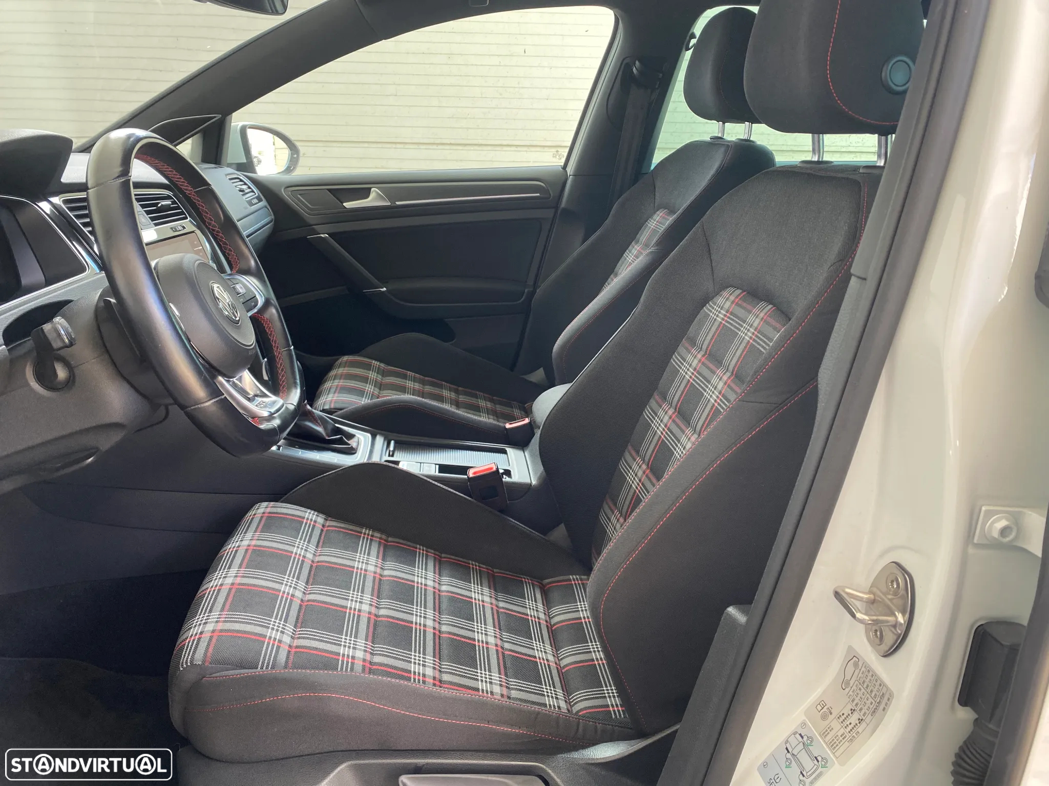 VW Golf 2.0 TSI GTI DSG Performance - 12