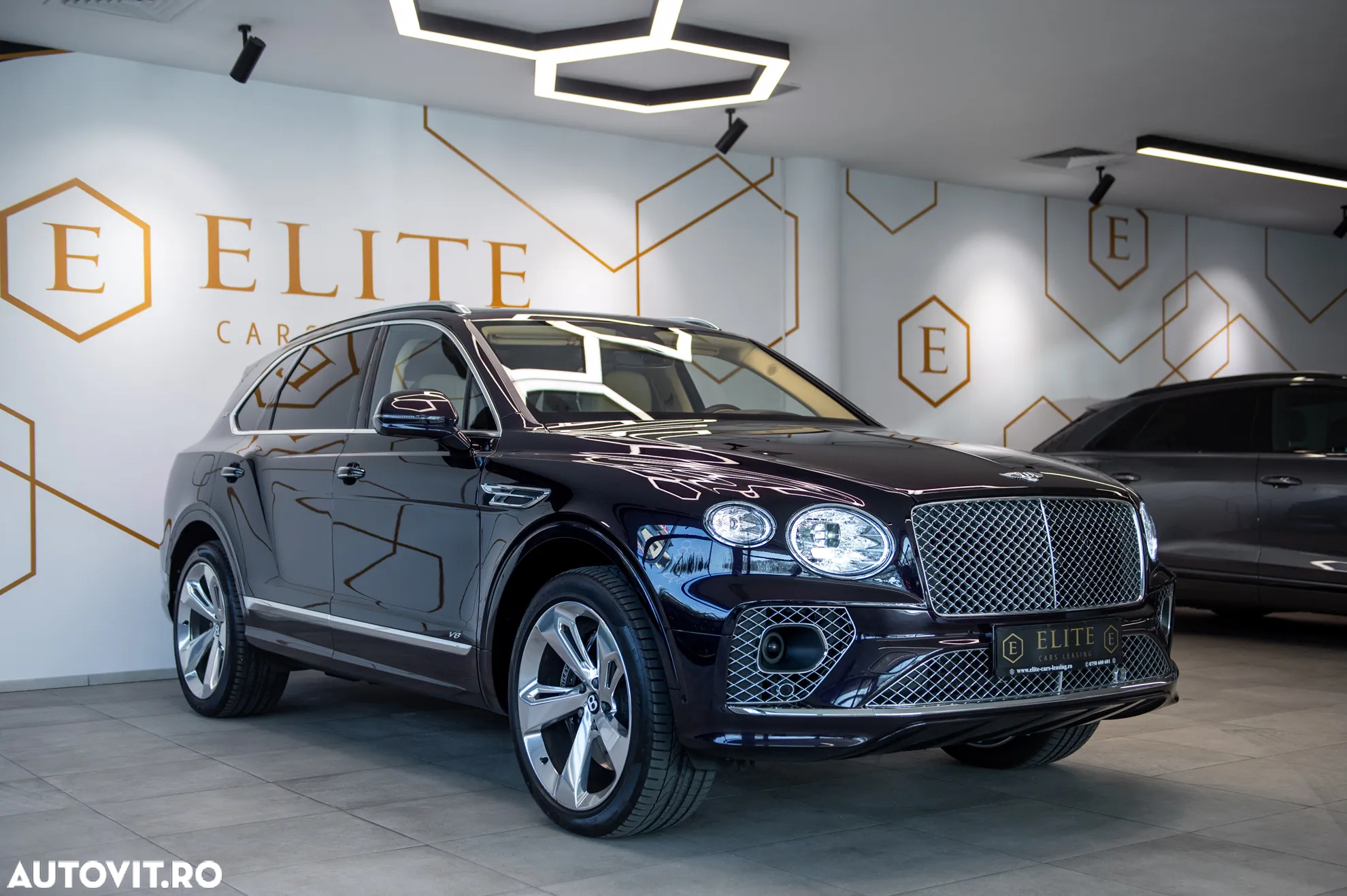 Bentley Bentayga - 3