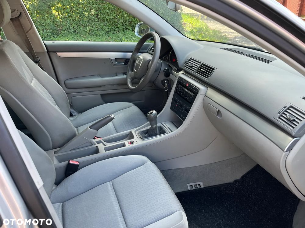 Audi A4 Limousine - 20