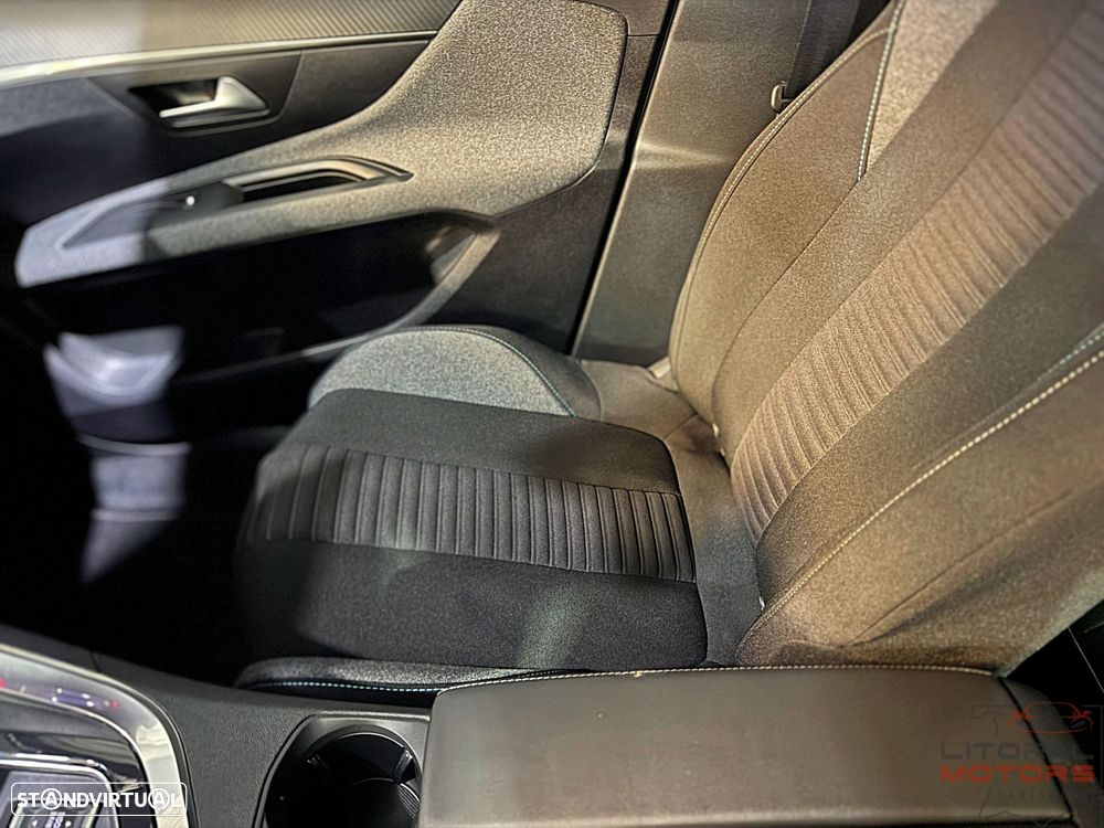 Peugeot 3008 1.2 PureTech Allure EAT8 - 21