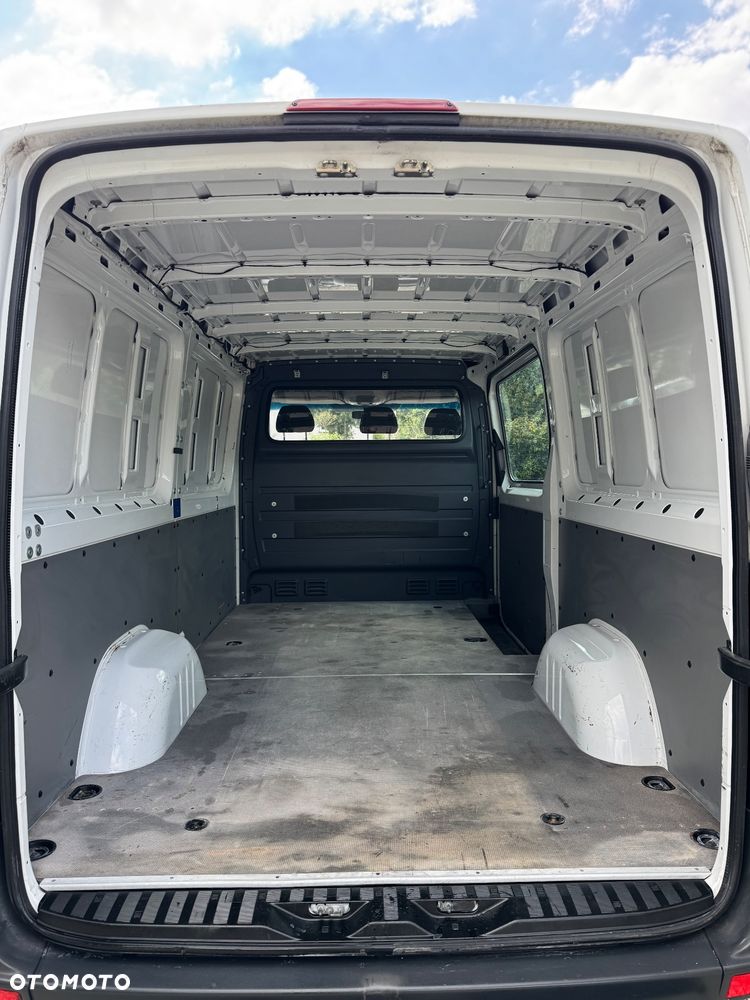 Mercedes-Benz Sprinter - 14