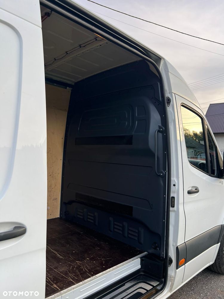 Mercedes-Benz Sprinter - 27