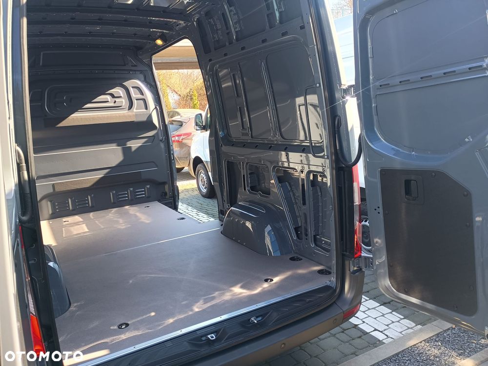 Mercedes-Benz Sprinter 317 Furgon średni - 11