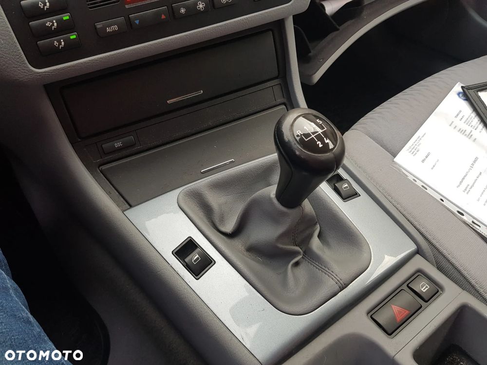 BMW Seria 3 320i Edition Exclusive - 13